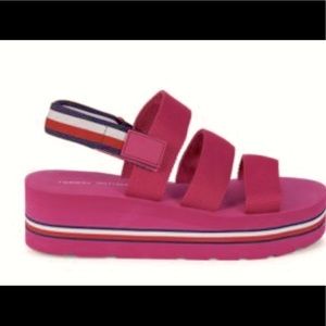 NWT Tommy Hilfiger Atinea Platform Sandals